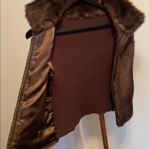 Faux fur Calvin Klein vest - Picture 6 of 7